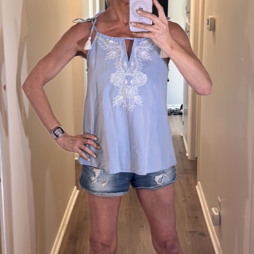 NWT Vineyard Vines spaghetti tassel straps embroidered light bayside blue tank